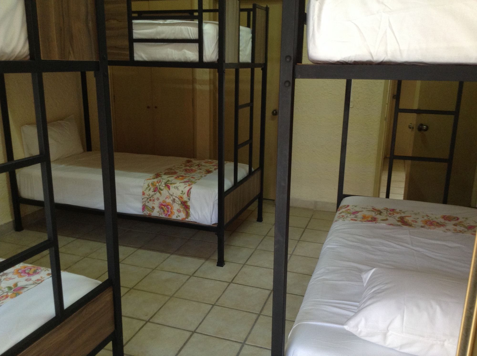 Hostalife Γκουανταλαχάρα Εξωτερικό φωτογραφία